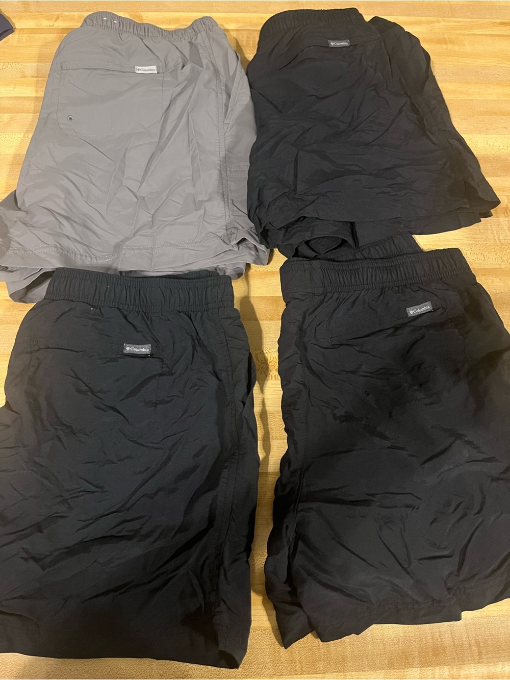 Columbia ladies Shorts in Black and Gray - Elastic Waist